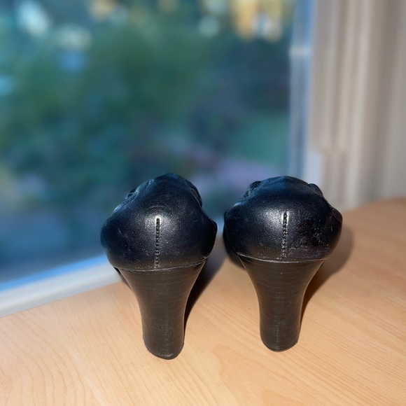 Aldo Wedge Heel
Good condition
See photos for signs of minor wear - Picture 2 of 6